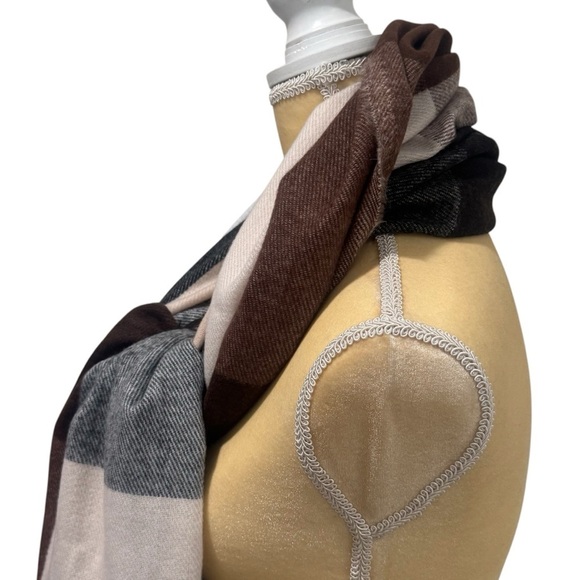 NEW Pashmina Neutral Colored Checkered Fringe 100% Cashmere Scarf Size 27x64 - Picture 7 of 10